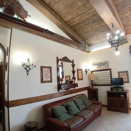 Casa Serafina Trilocale Con Arredi D'Arte E Parcheggio Privato Orvieto Bagian luar foto