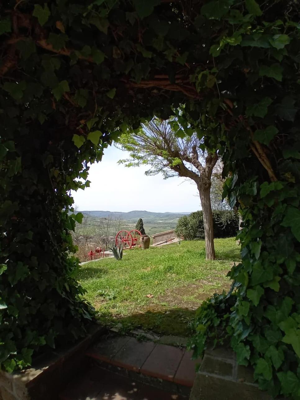 Casa Serafina Trilocale Con Arredi D'Arte E Parcheggio Privato Orvieto Bagian luar foto