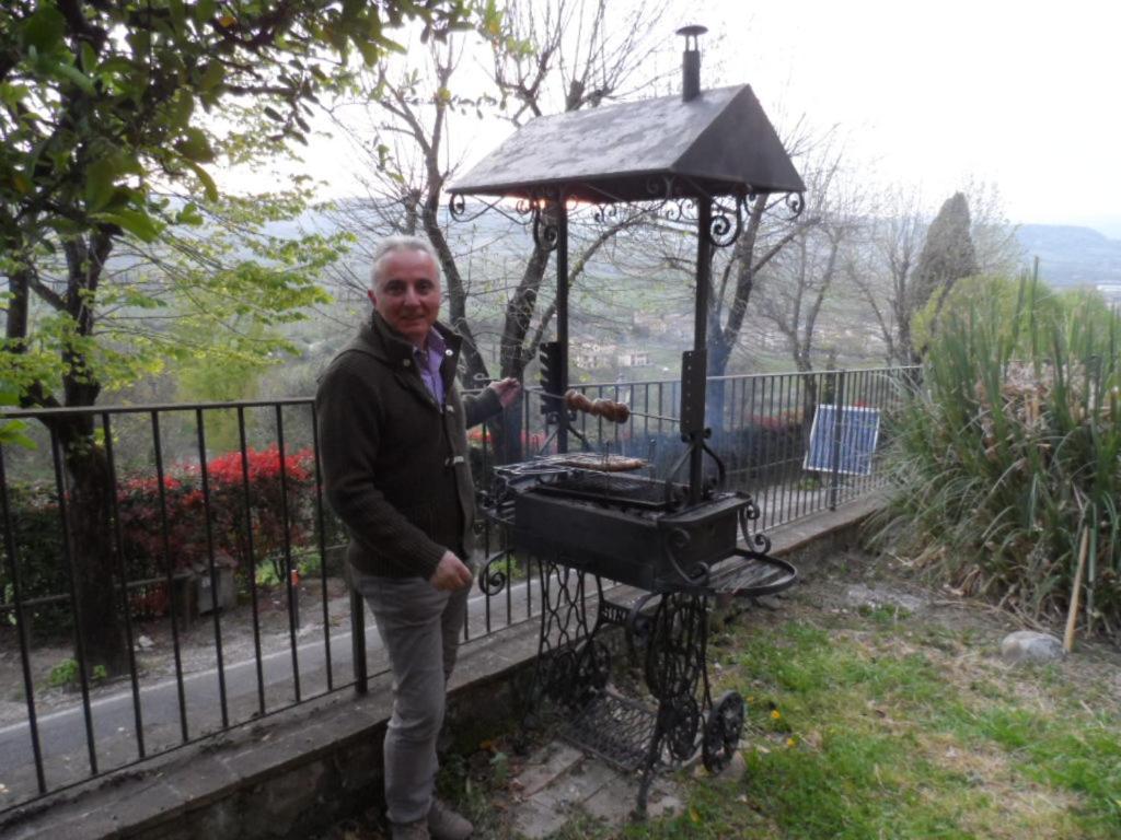 Casa Serafina Trilocale Con Arredi D'Arte E Parcheggio Privato Orvieto Bagian luar foto